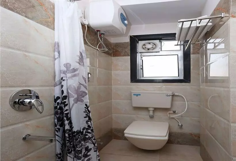 Oyo 10263 Hotel Grand Nishat