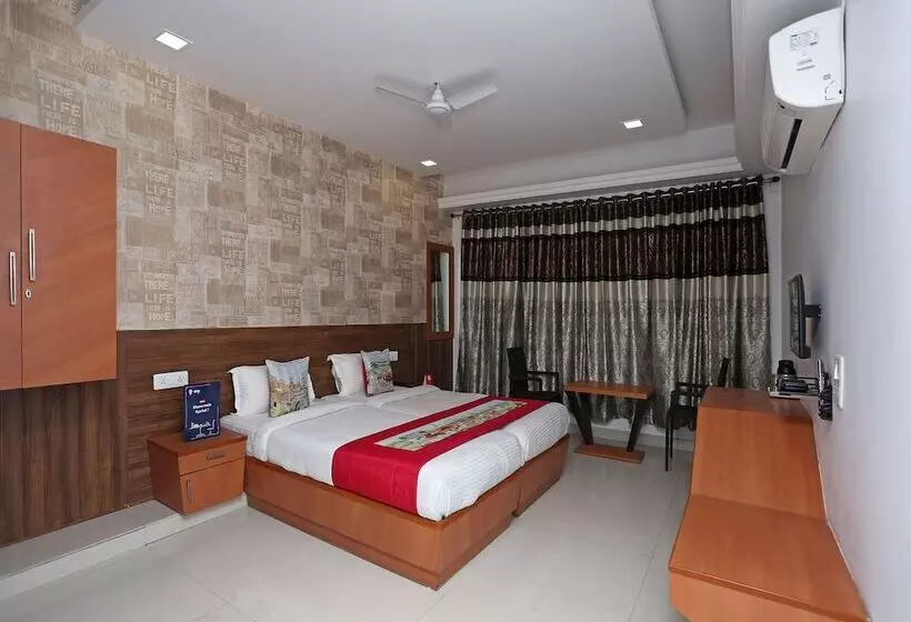 Oyo 10263 Hotel Grand Nishat