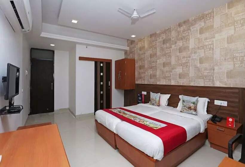 Oyo 10263 Hotel Grand Nishat