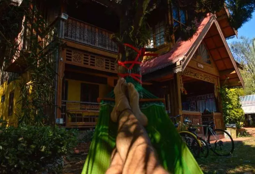 リゾートホテル Crossroads House