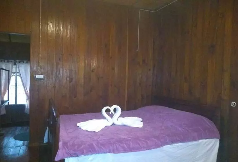 リゾートホテル Crossroads House