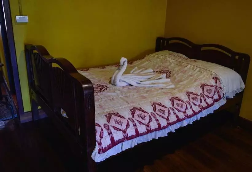 リゾートホテル Crossroads House