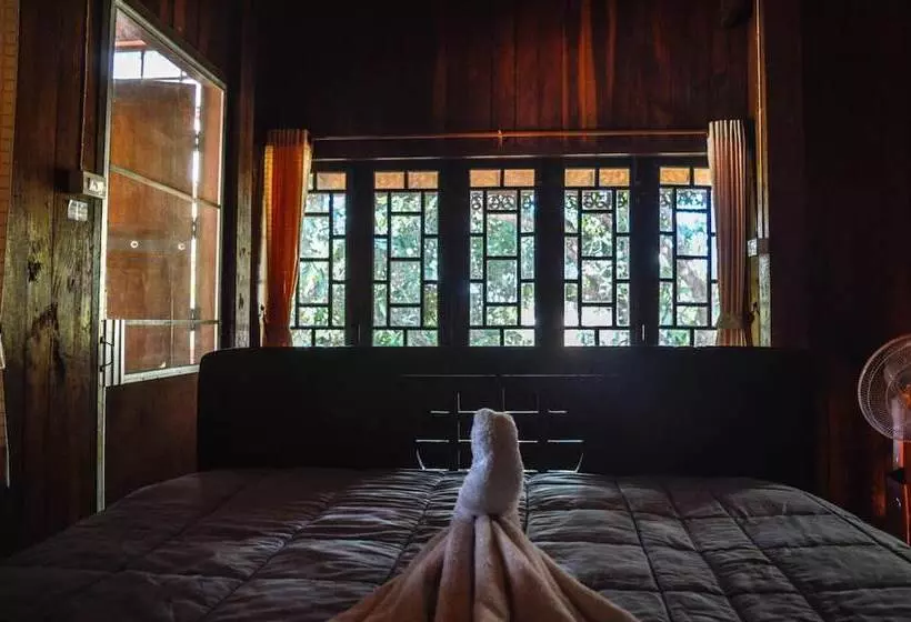 リゾートホテル Crossroads House