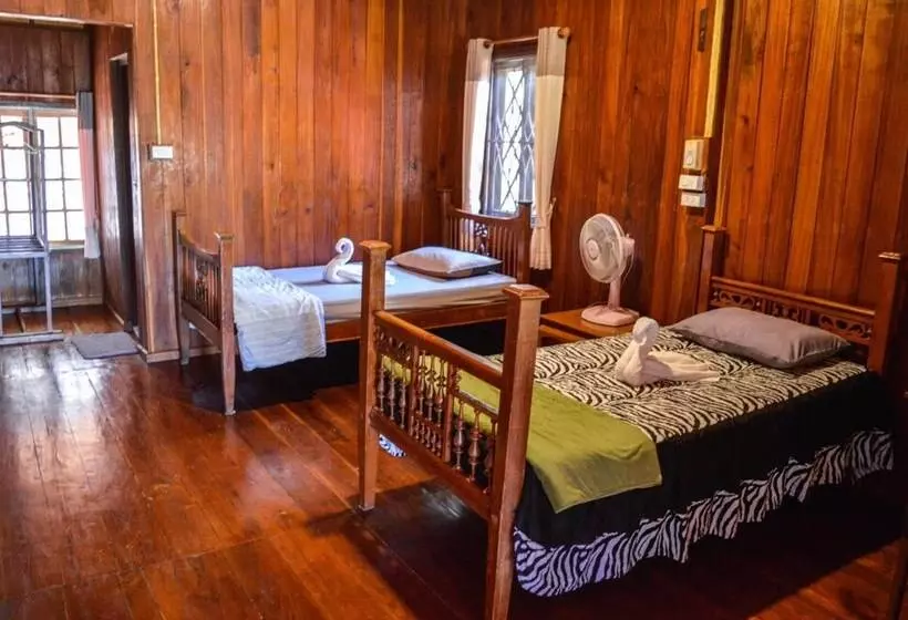 リゾートホテル Crossroads House