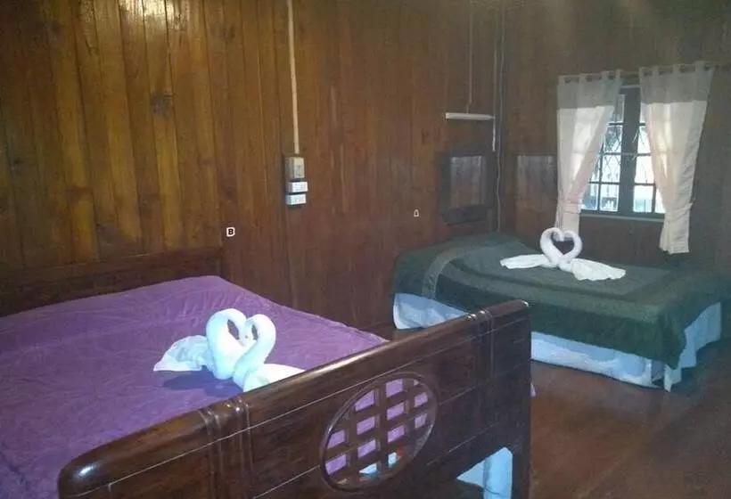 リゾートホテル Crossroads House