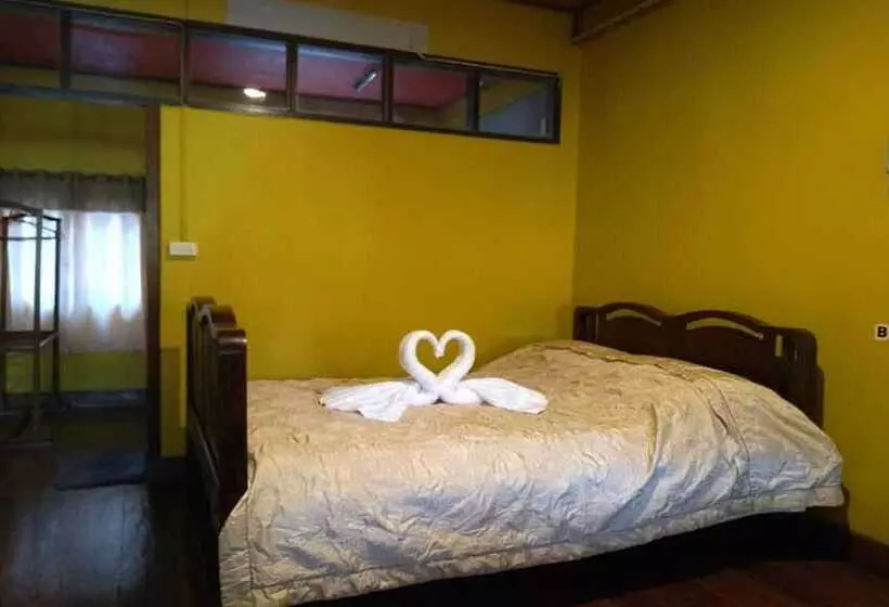 リゾートホテル Crossroads House