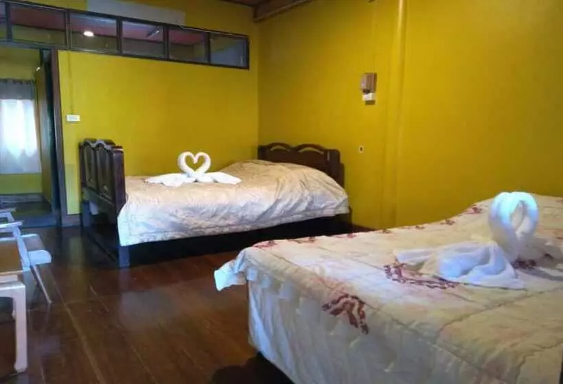 リゾートホテル Crossroads House