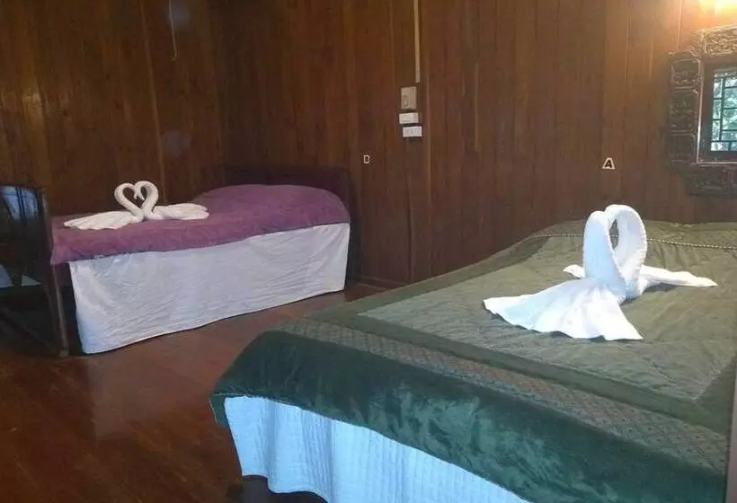 リゾートホテル Crossroads House