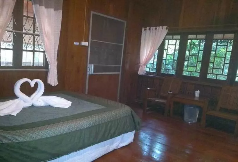 リゾートホテル Crossroads House