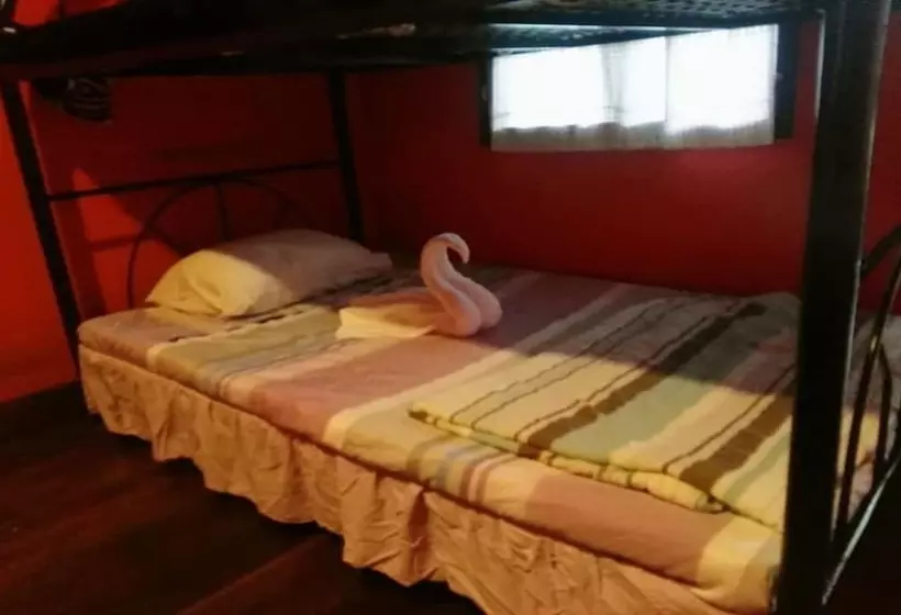 リゾートホテル Crossroads House