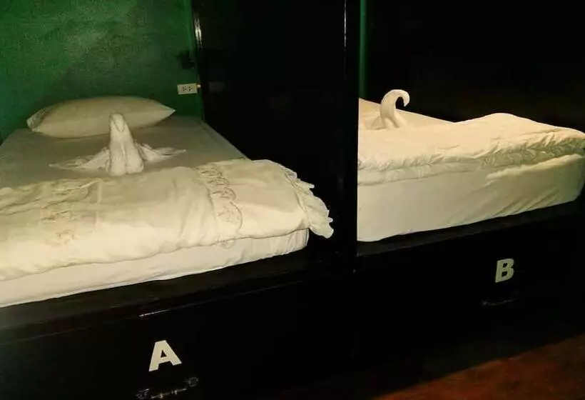 リゾートホテル Crossroads House