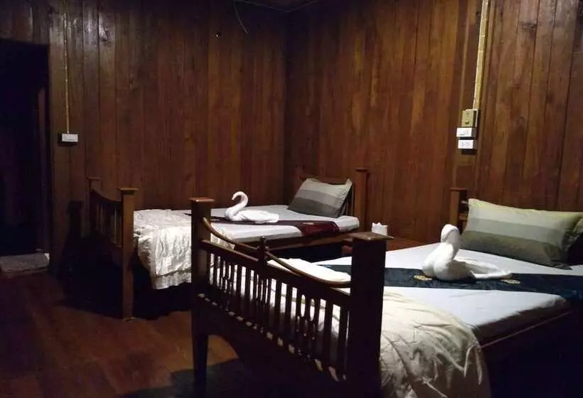 リゾートホテル Crossroads House