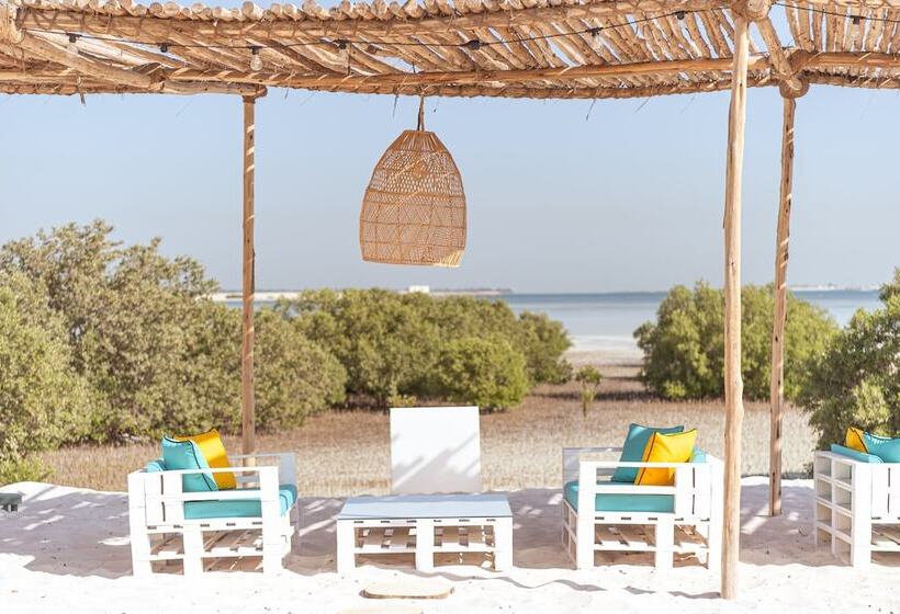 ホテル Pura Eco Retreat Jubail Island Abu Dhabi