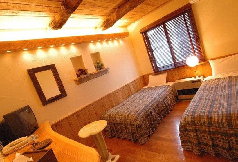 הוסטל Pension Tomato