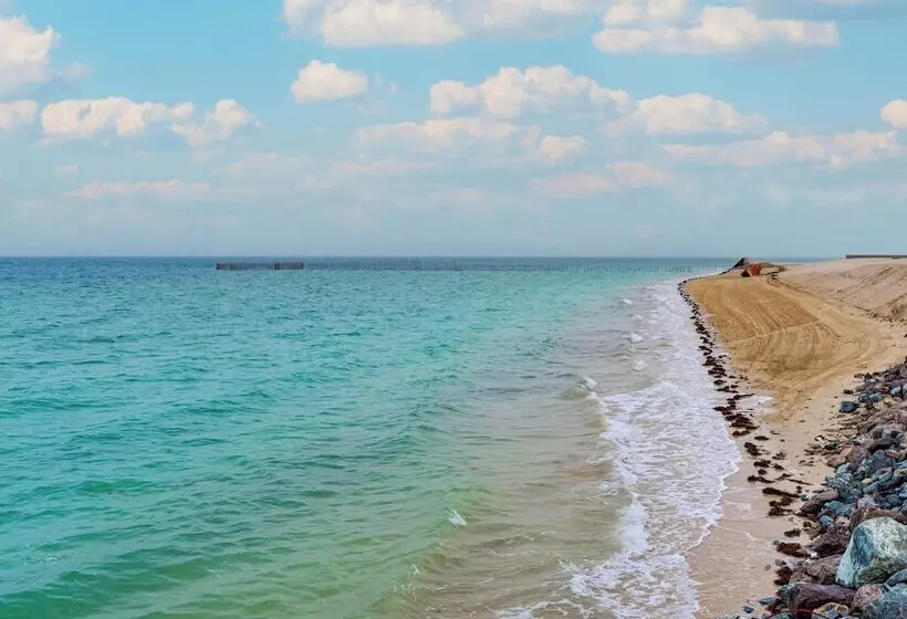 Beach Bay Hotel Mirfa