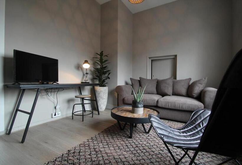 민박 Het Spoorhuis Uithoorn