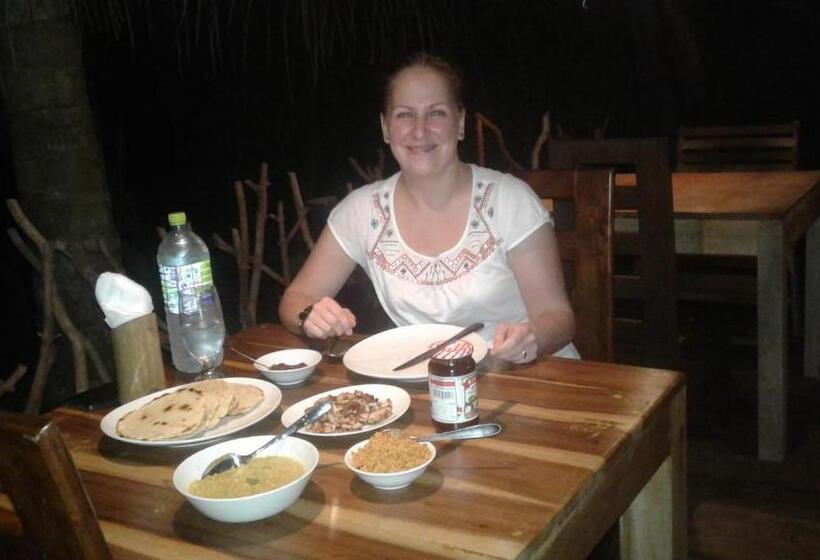 مبيت وإفطار Turtle Watch Cabana