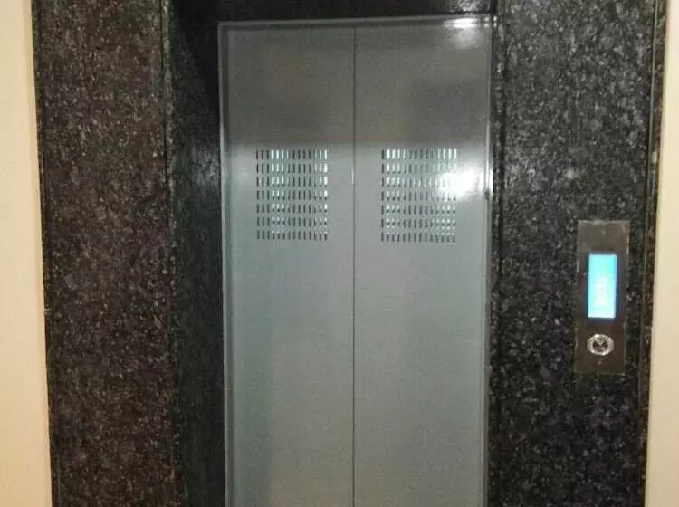 ホテル Bani Hashim