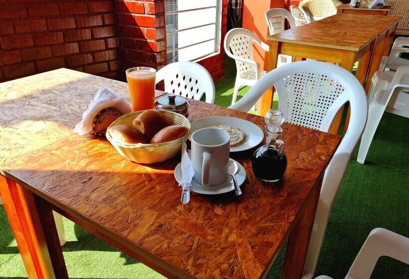 هتل Hospedaje Central Piura