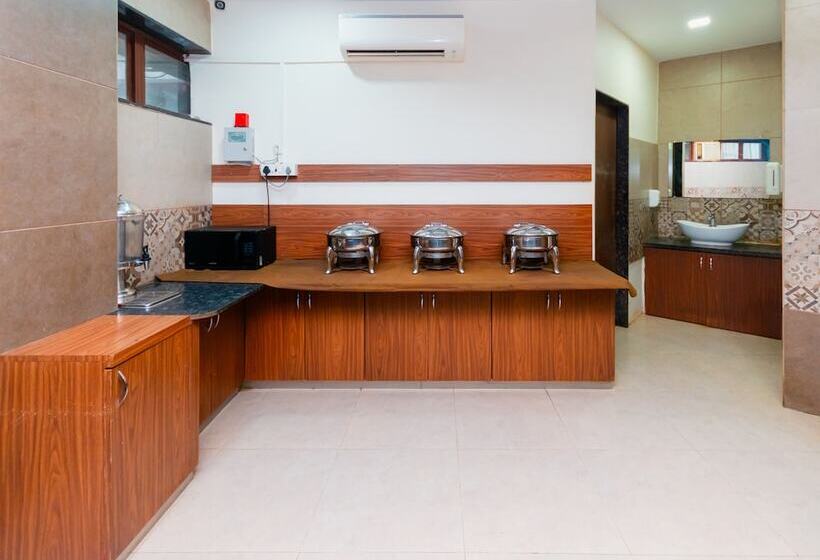 Hotel Treebo Laaiba Residency