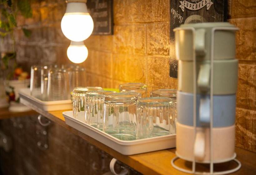 호스텔 Escape Backpackers Kk