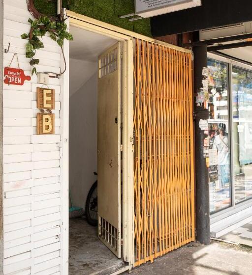 호스텔 Escape Backpackers Kk