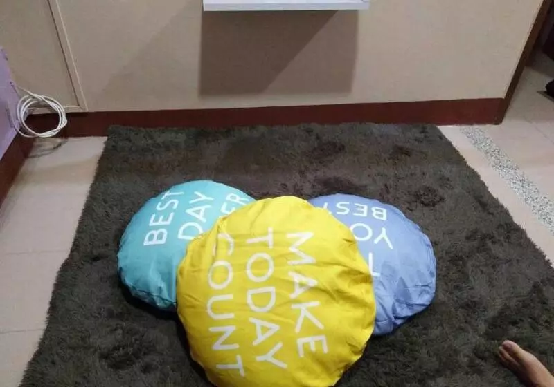 ユースホステル Escape Backpackers Kk