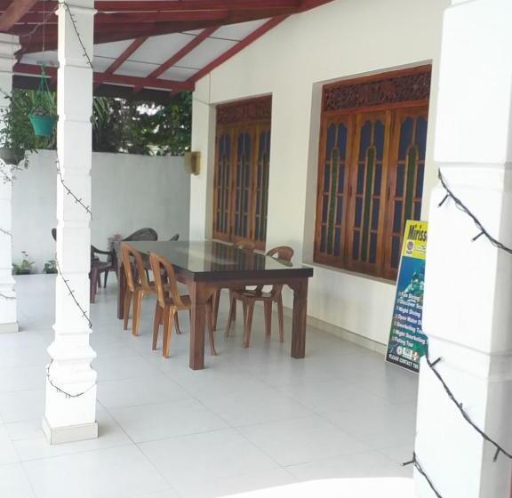 Bed and Breakfast Ever Glow Guest Mirissa