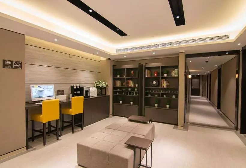 هتل Homeinn  Boutique Shanghai Pudong Airport Branch