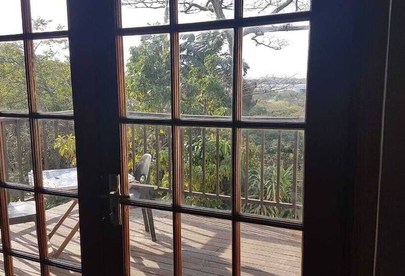 Отель Asante Sana Guesthouse