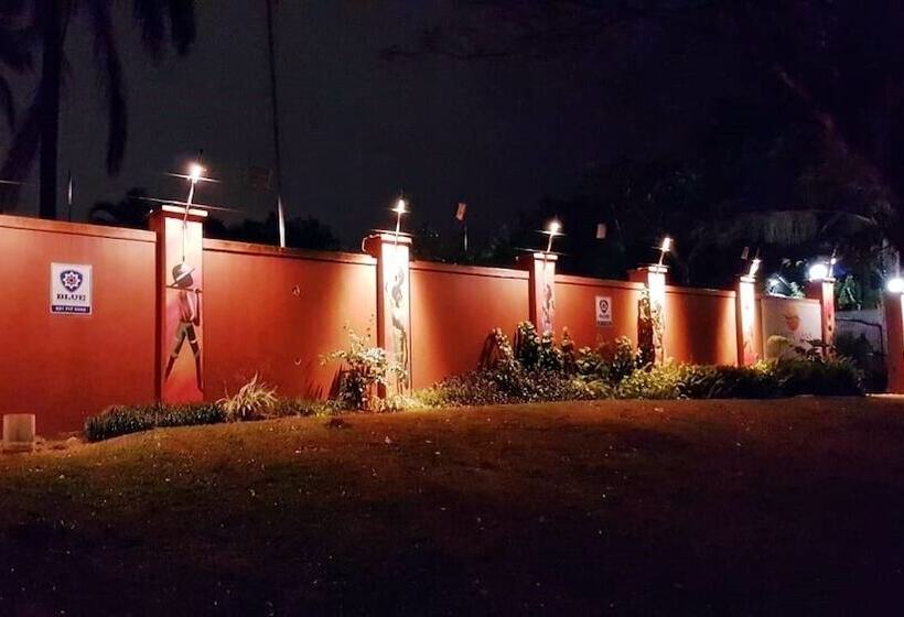 Отель Asante Sana Guesthouse