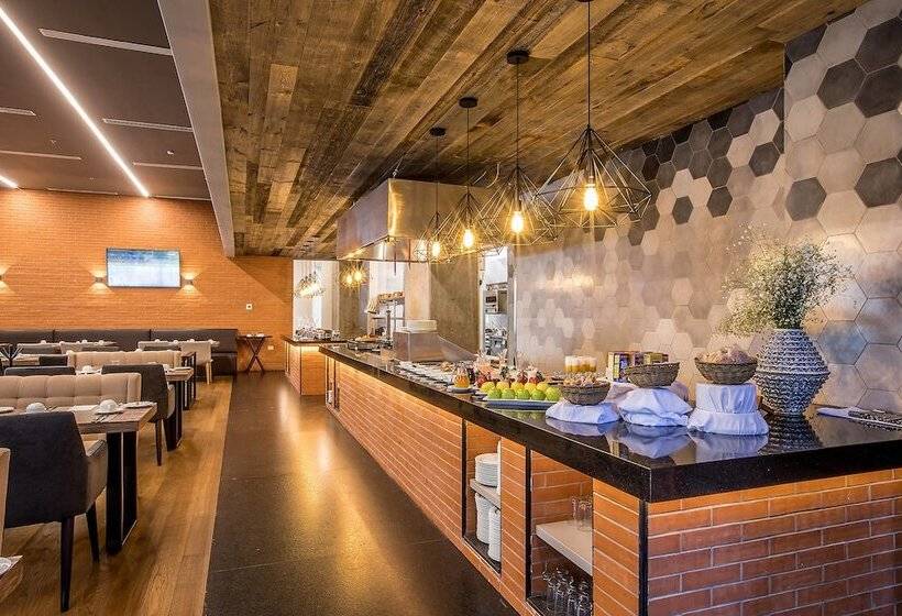 هتل Four Points By Sheraton Puebla