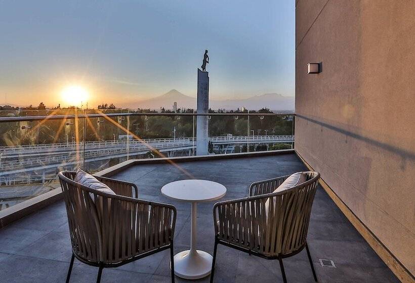 هتل Four Points By Sheraton Puebla