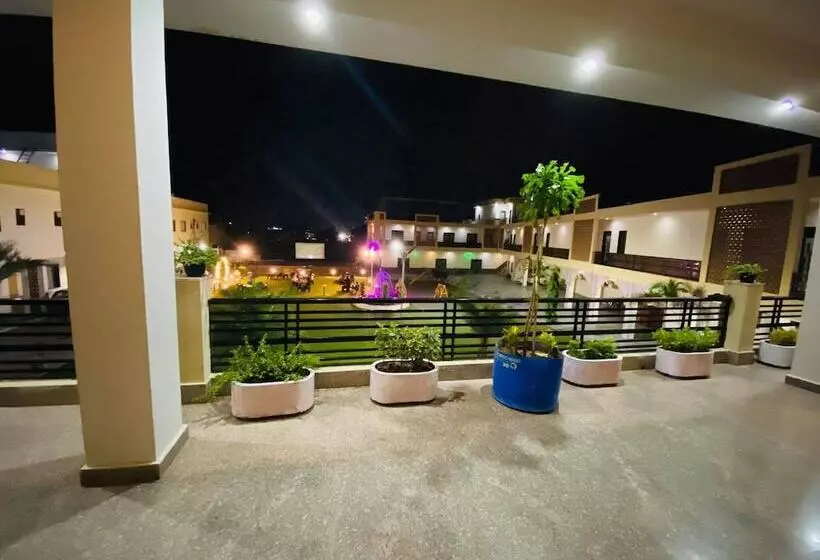 Hotelli Kumkum Palace