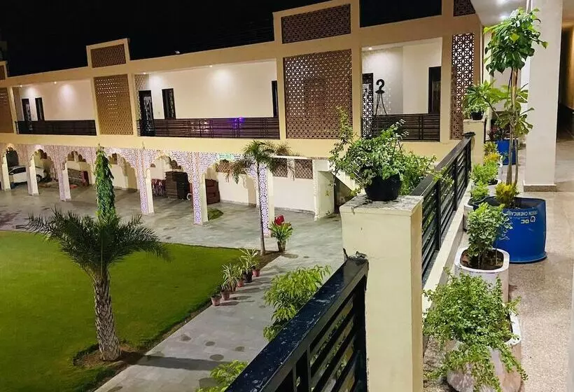 Hotelli Kumkum Palace