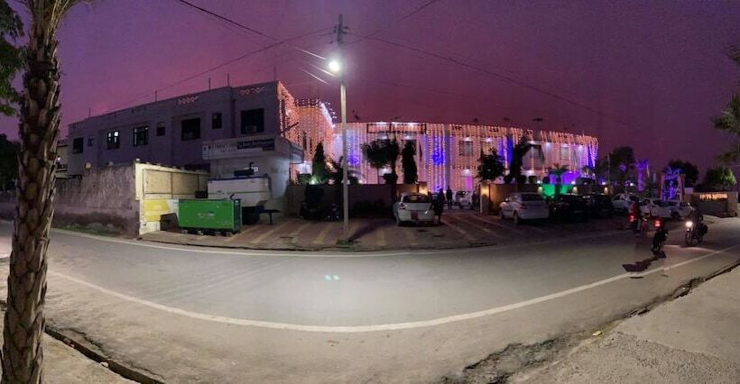 ホテル Kumkum Palace