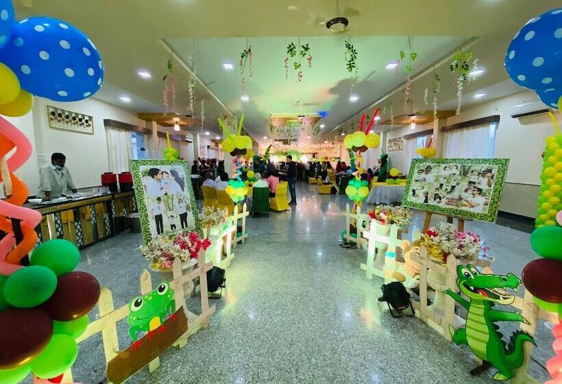 ホテル Kumkum Palace