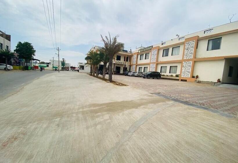 ホテル Kumkum Palace