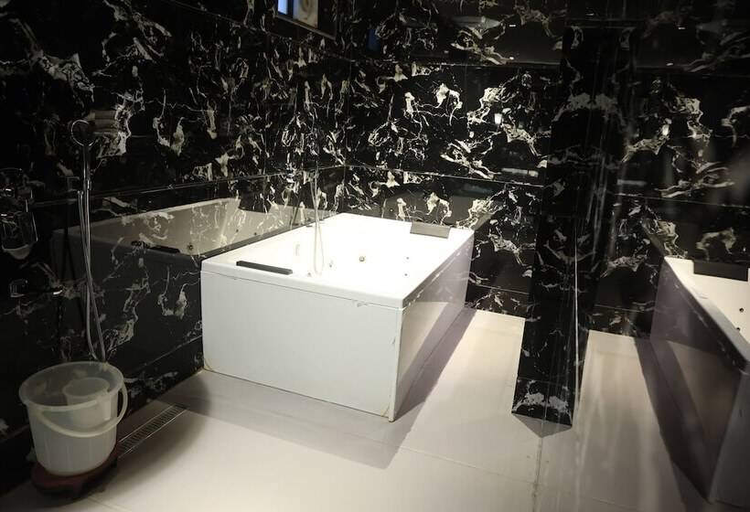 ホテル Kumkum Palace