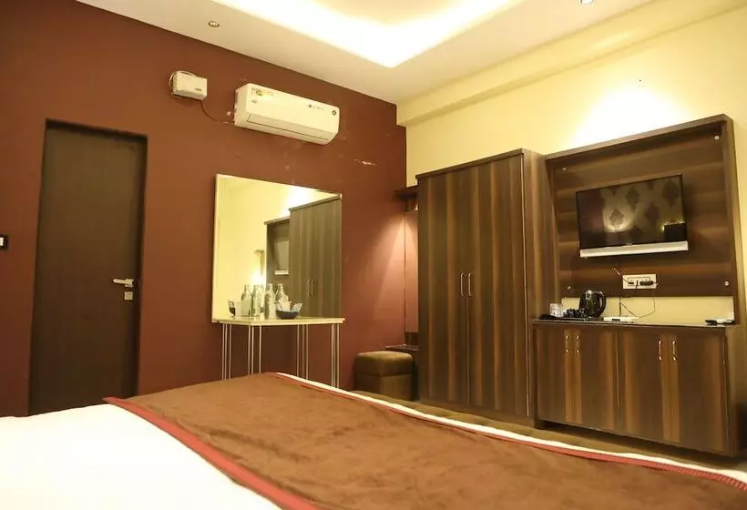 Hotelli Kumkum Palace