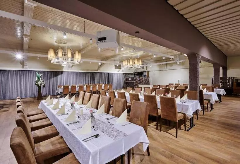 Hotelli Landgasthof Wurm