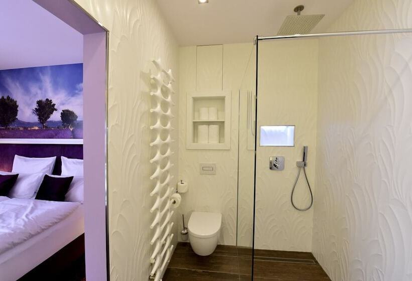 酒店 Moments Boutique