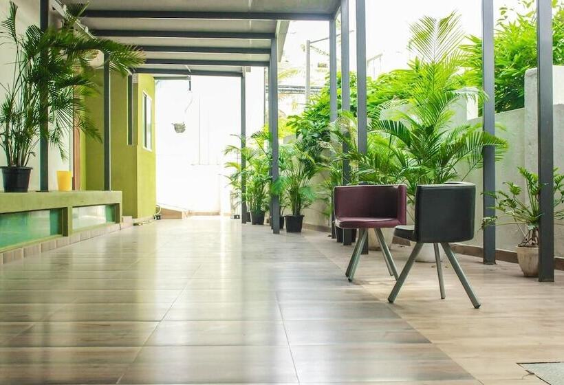 Hotelli Rest Inn Skr A Petrichor