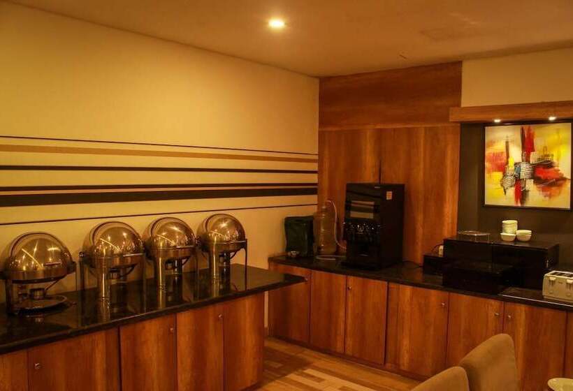 Hotelli Rest Inn Skr A Petrichor