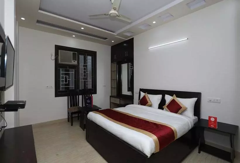 Oyo 10960 Hotel Royal India