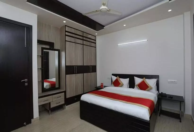 Oyo 10960 Hotel Royal India