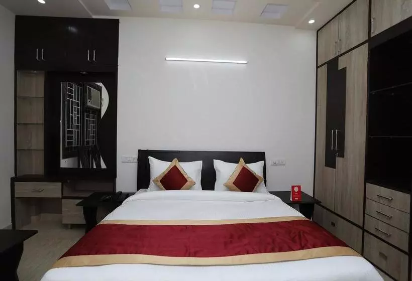 Oyo 10960 Hotel Royal India