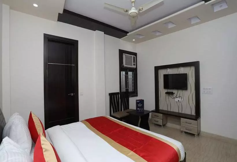 Oyo 10960 Hotel Royal India