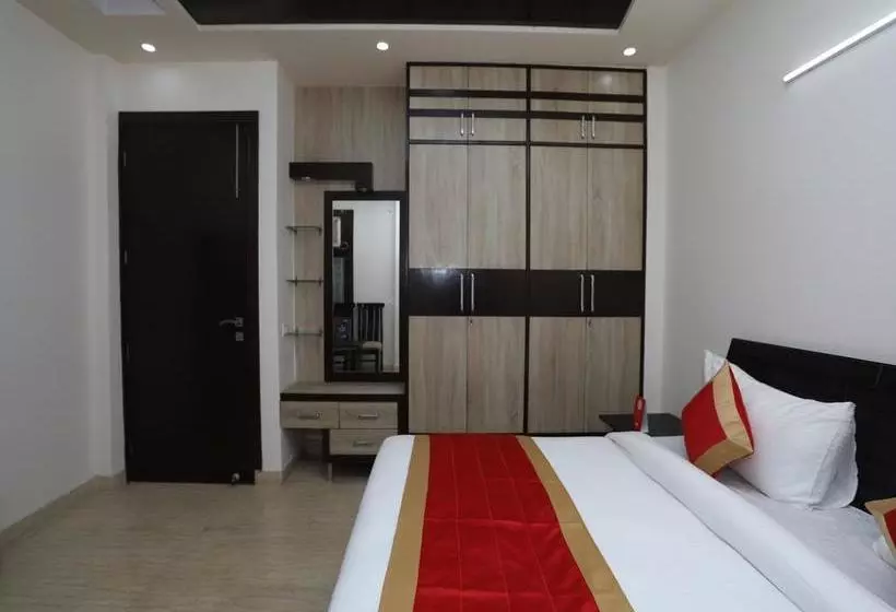 Oyo 10960 Hotel Royal India