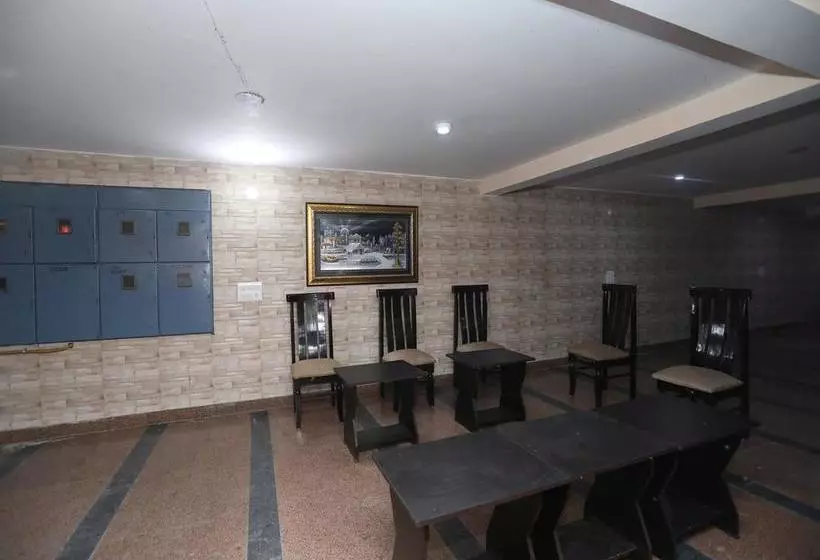 Oyo 10960 Hotel Royal India